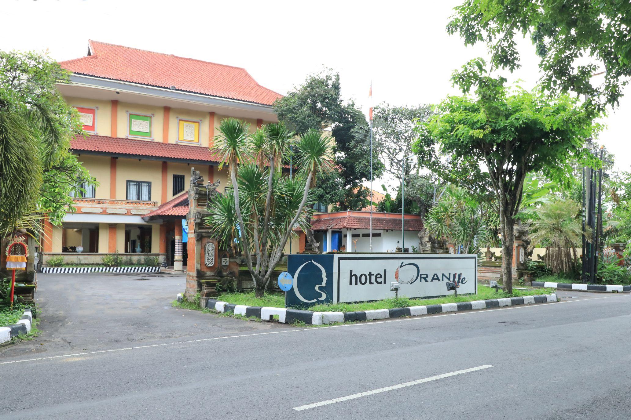 Hotel Oranjje Dempasar Exterior foto